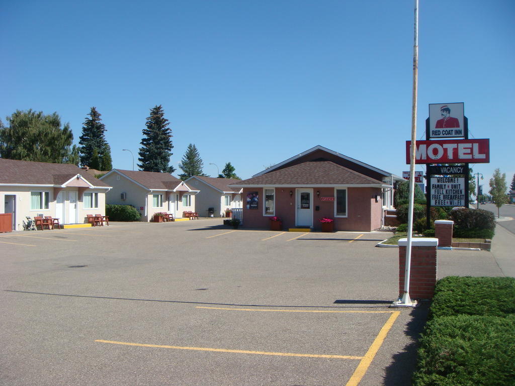 Red Coat Inn Motel Fort Macleod Exterior foto